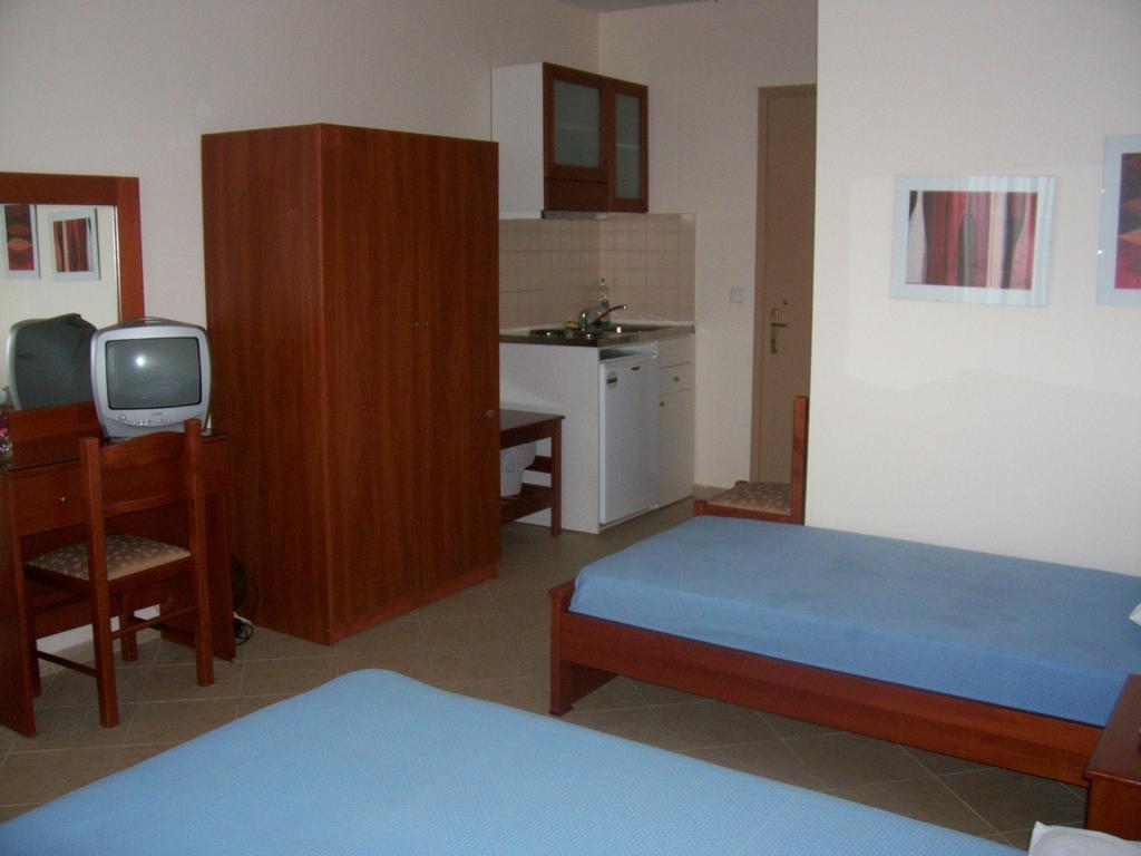 Studios Stefania Neos Marmaras Room photo